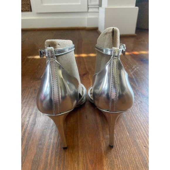 Vince Camuto Antinalie Silver Leather High Heels, sz 7 - Picture 13 of 13